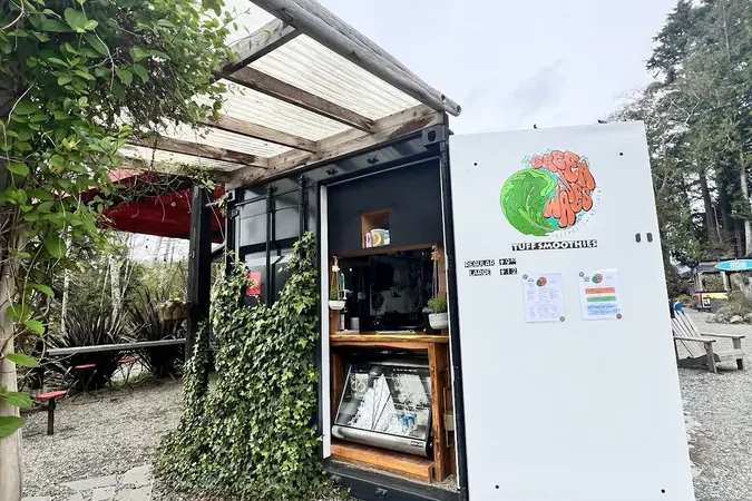 Green Waves – Salads, Bowls & Sandwiches