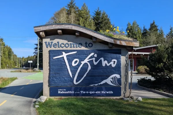 Welcome to Tofino Sign